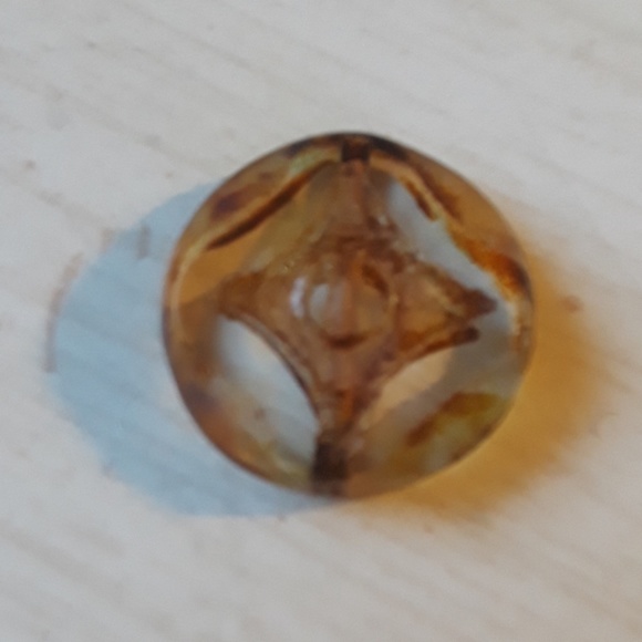 NWT on trend Czech glass drop Earrings - Picture 2 of 2